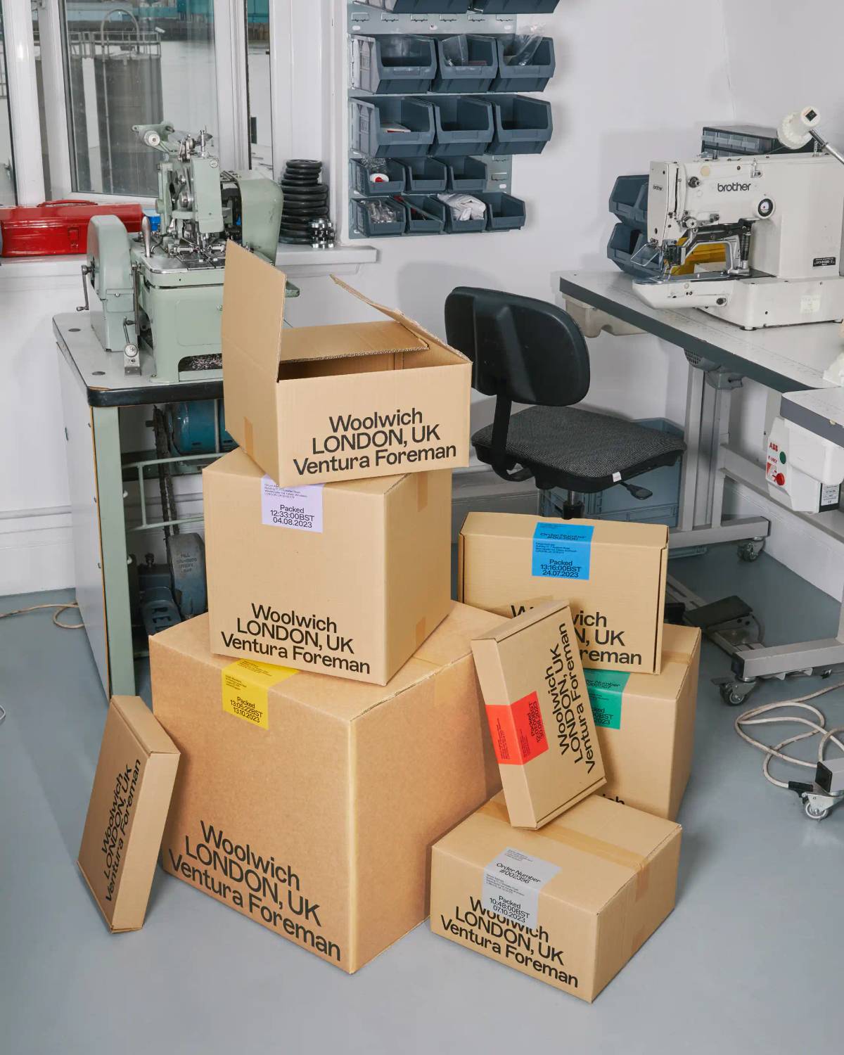 Ventura Foreman: Packing boxes